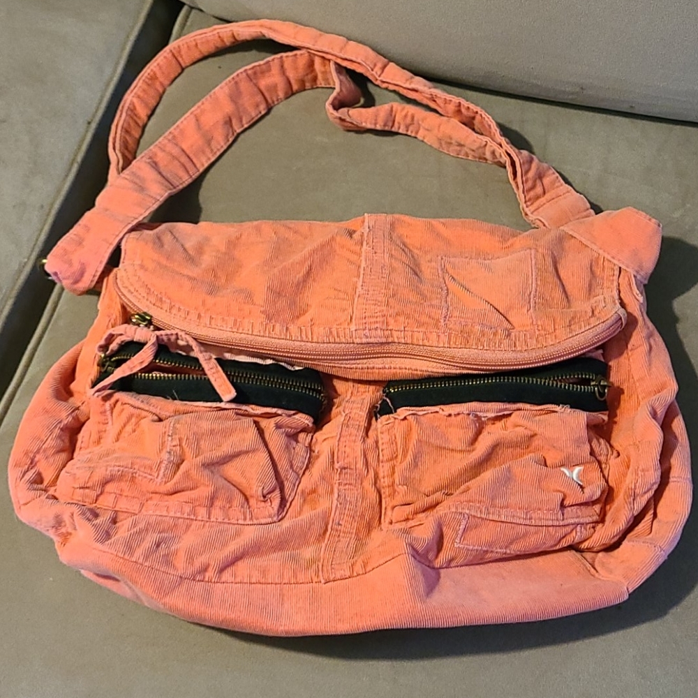 CLOSET CLEAN OUT!! Hurley,raw edge,coral pink beachy bag